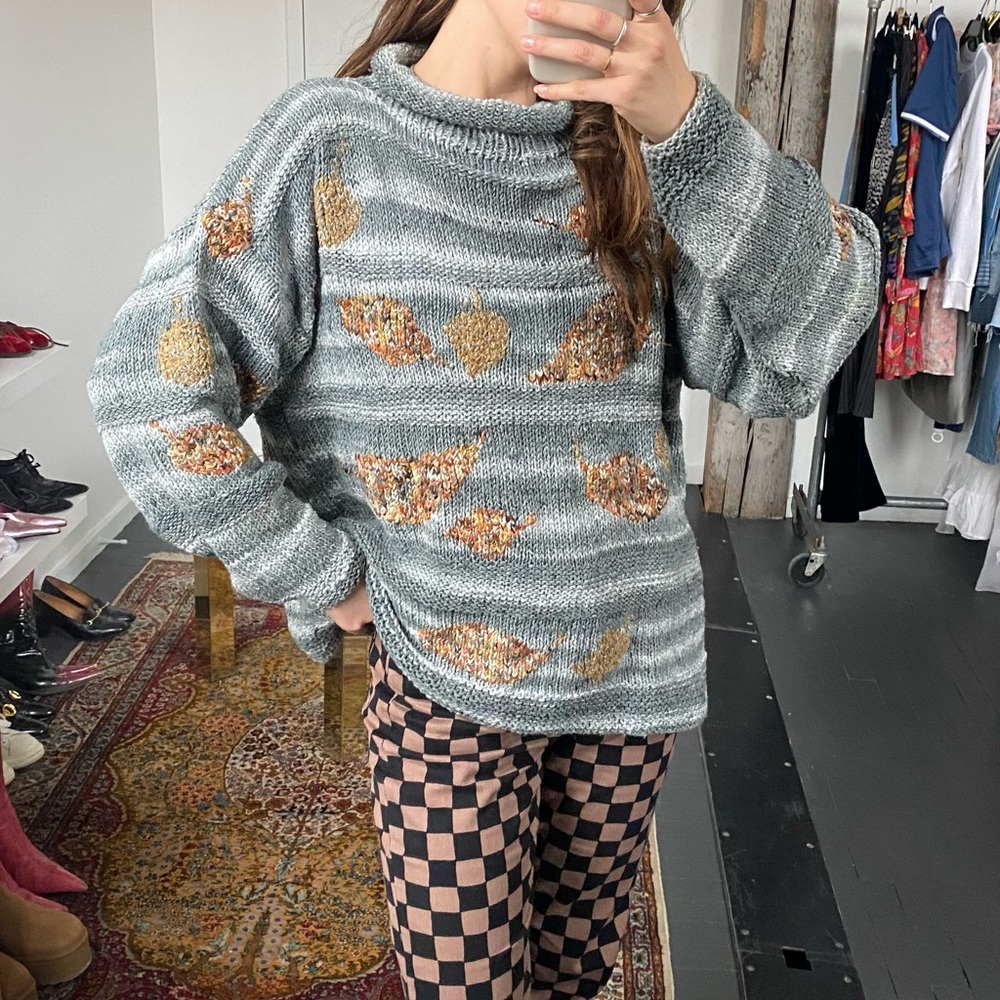 Hand knit silk yarn sweater with leaves design